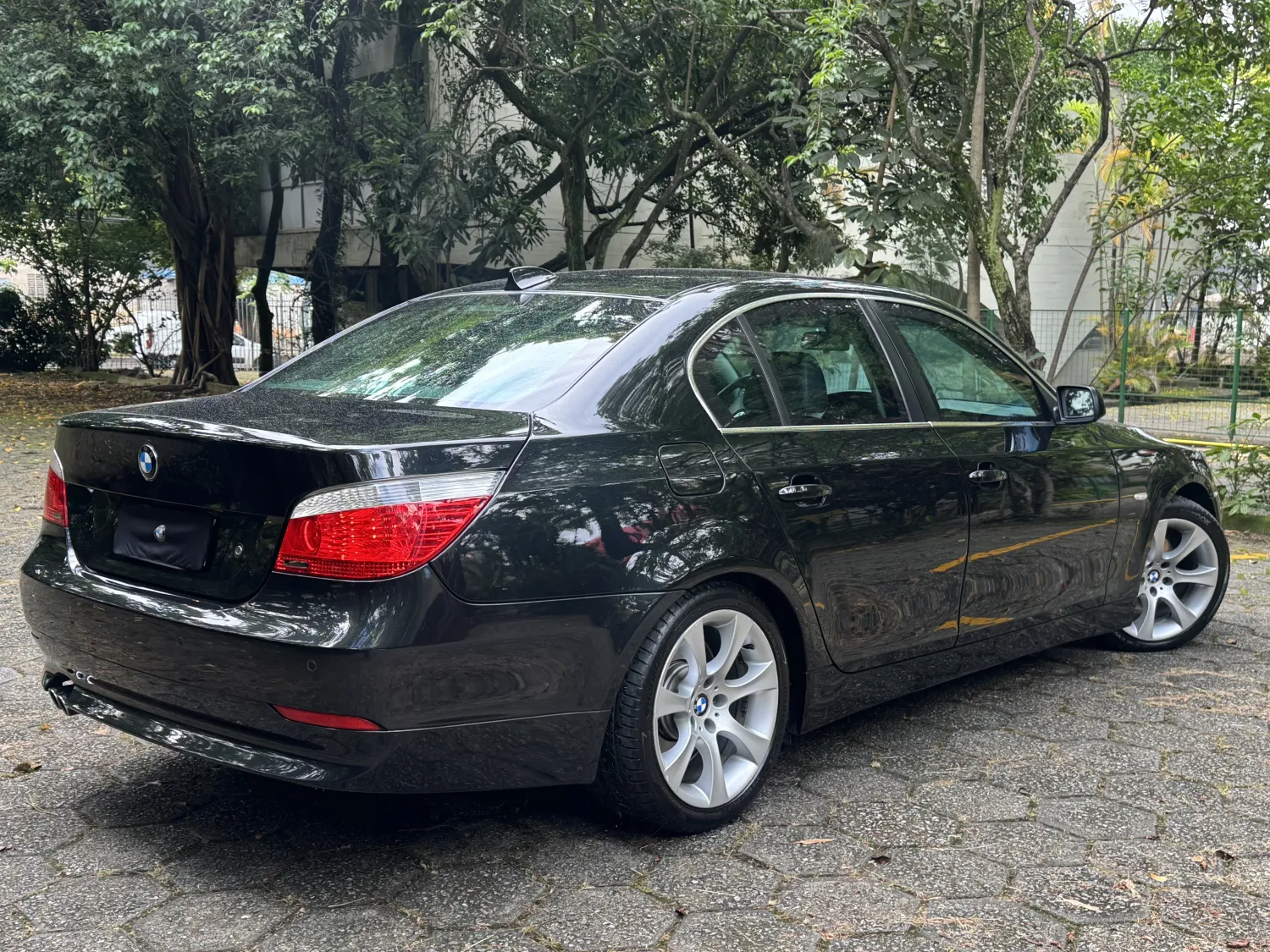 BMW 530i 2003/2004 - Foto #3 do anúncio à venda de Carro clássico