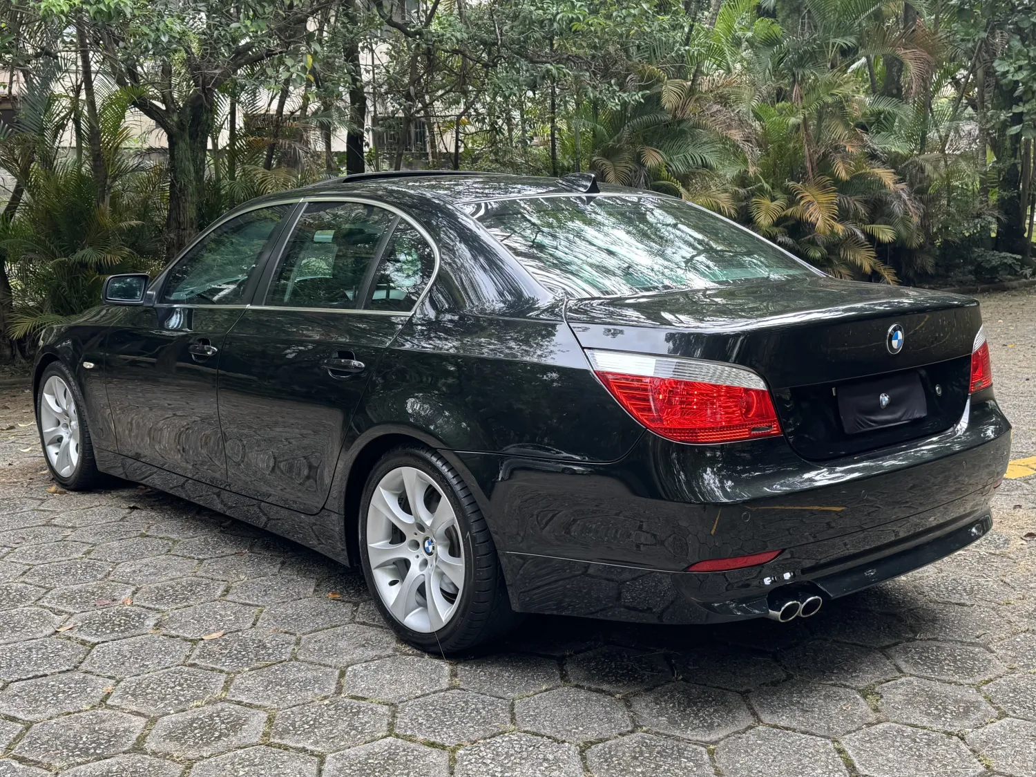 BMW 530i 2003/2004 - Foto #10 do anúncio à venda de Carro clássico