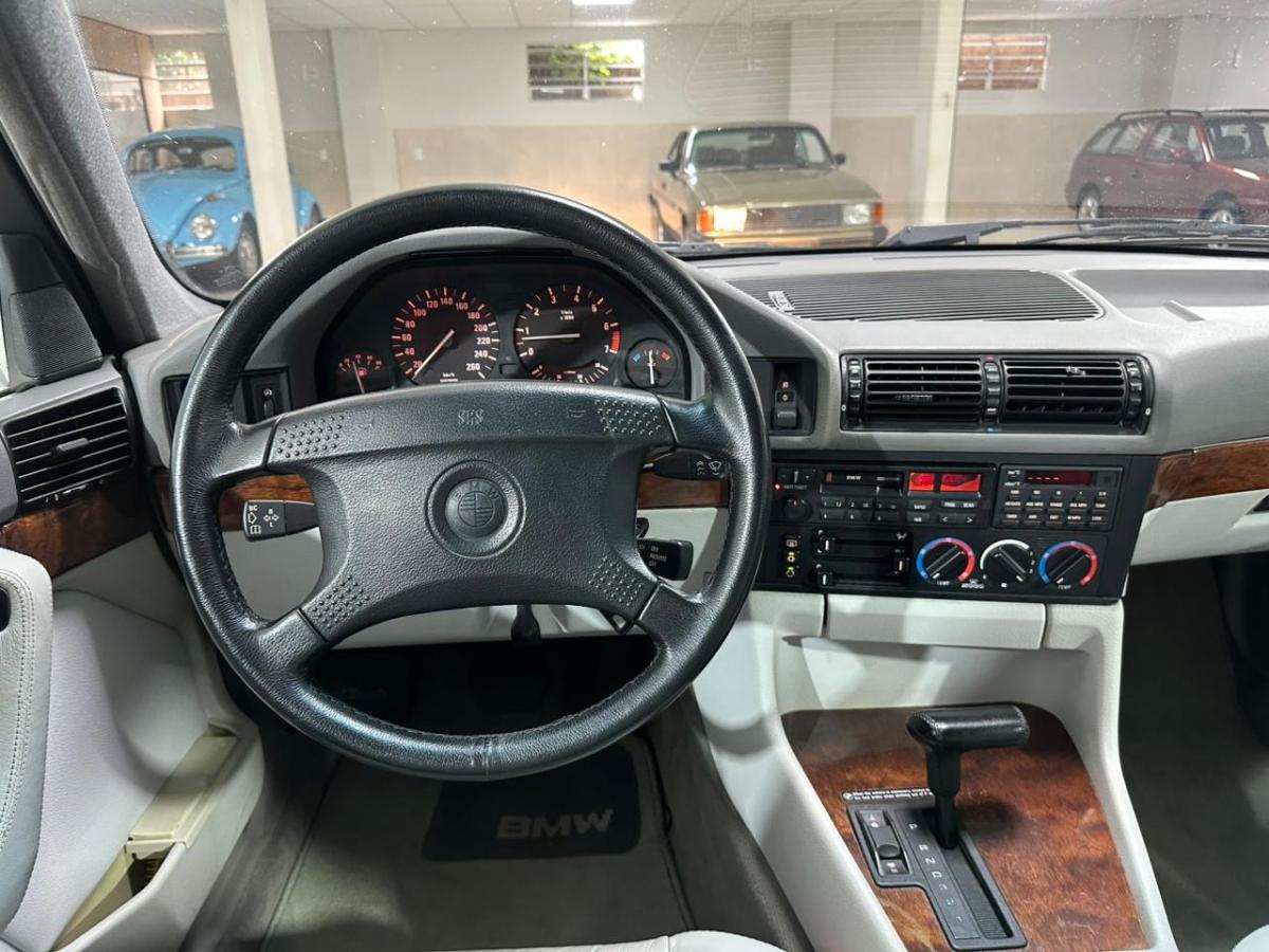 535i - Foto #9 do anúncio à venda de Carro clássico