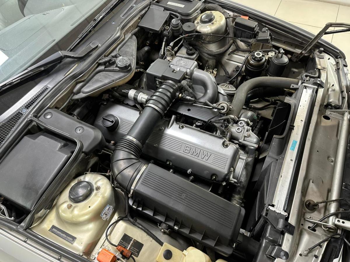 535i - Foto #16 do anúncio à venda de Carro clássico