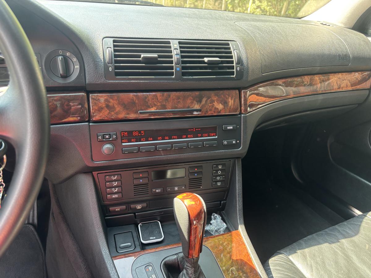 540i - Foto #3 do anúncio à venda de Carro clássico