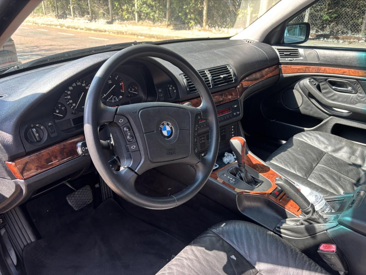 540i - Foto #9 do anúncio à venda de Carro clássico