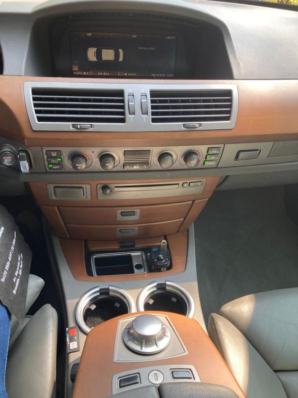 745i - Foto #4 do anúncio à venda de Carro clássico