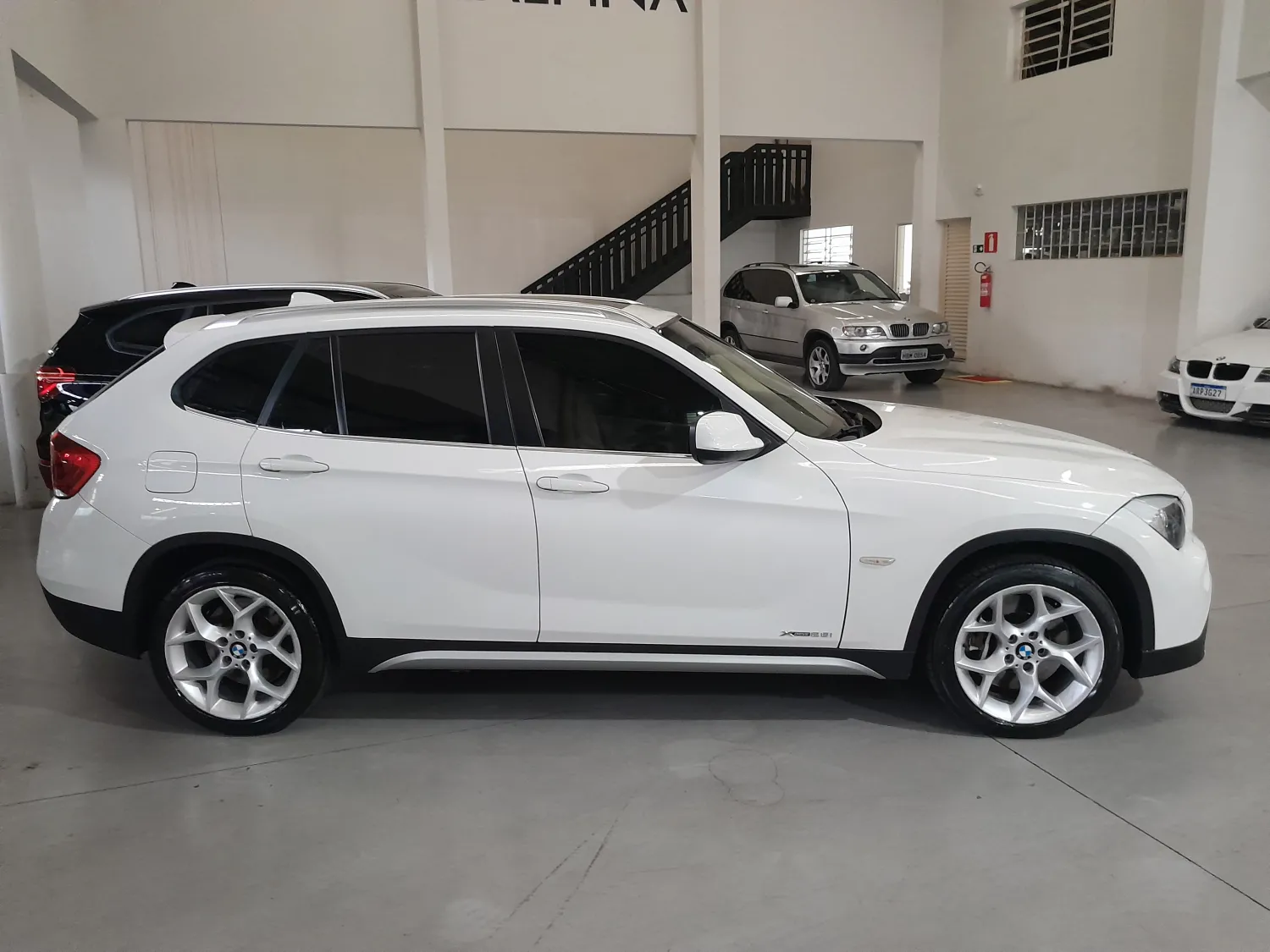 avv-bmw-x1-venda-26b6a39-imagem-004