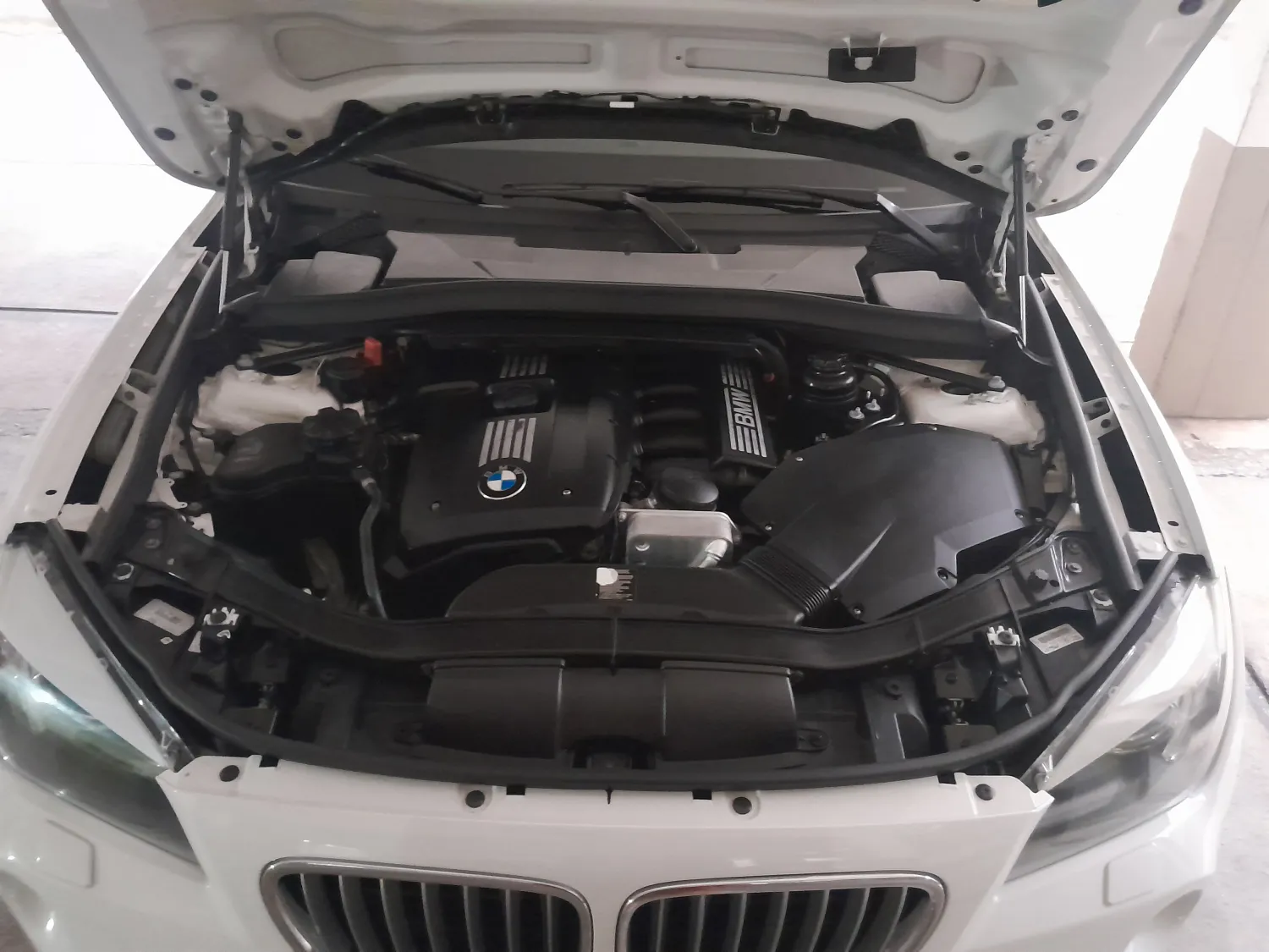 avv-bmw-x1-venda-26b6a39-imagem-009
