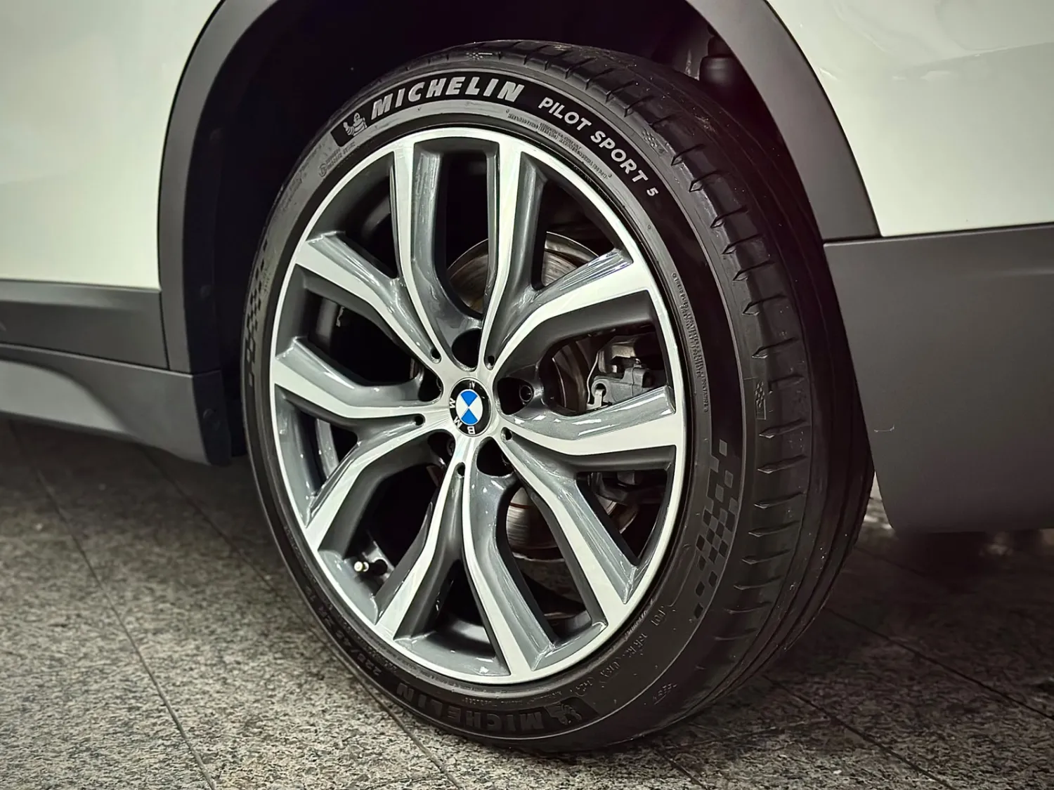 avv-bmw-x1-venda-e65c6d9-imagem-008