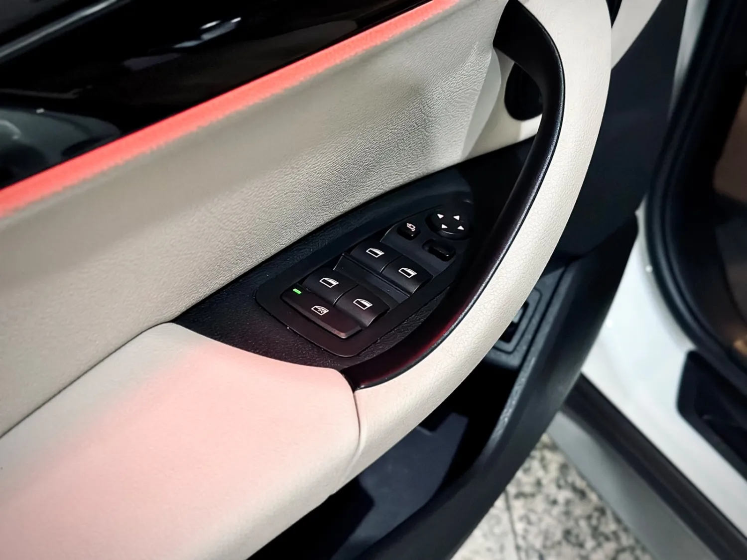 avv-bmw-x1-venda-e65c6d9-imagem-009