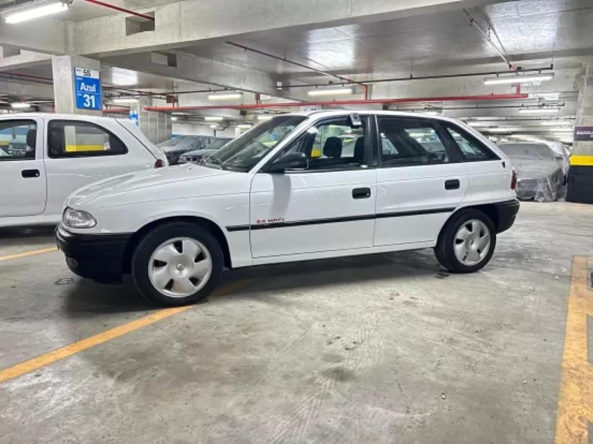 Astra - Foto #3 do anúncio à venda de Carro clássico