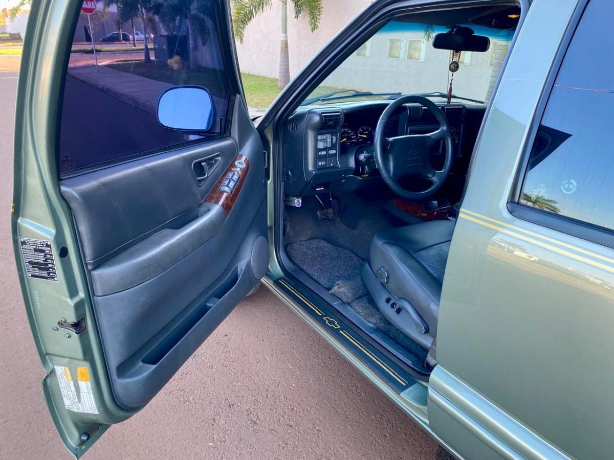 Blazer - Foto #4 do anúncio à venda de Carro clássico