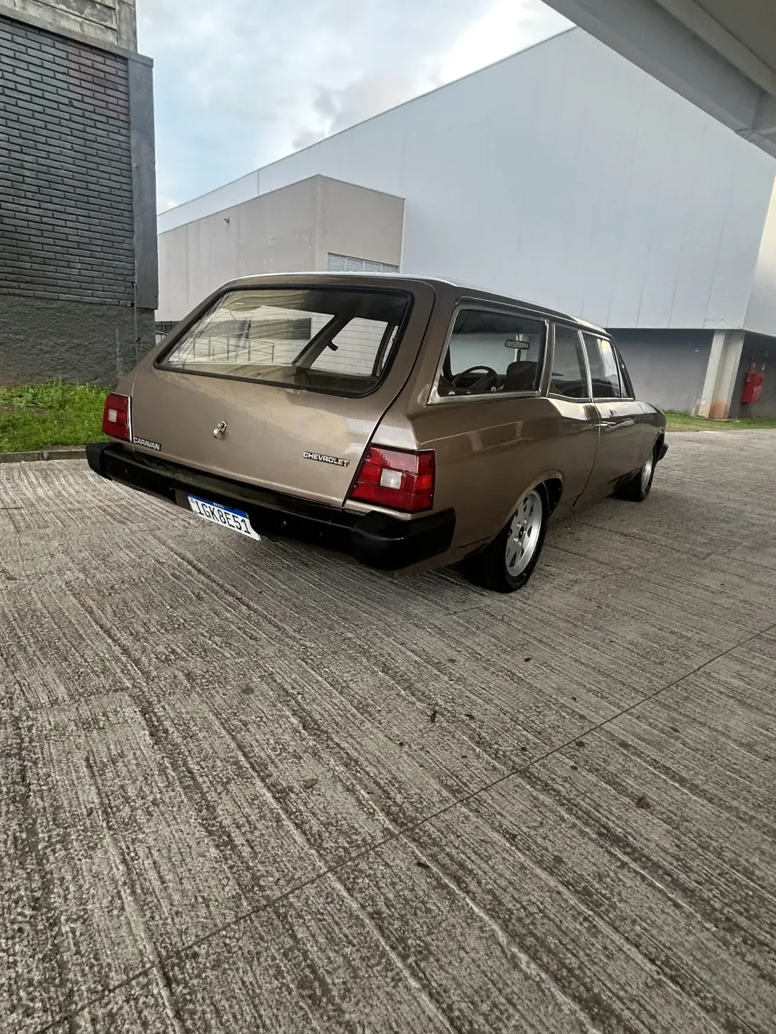 avv-chevrolet-caravan-venda-a792f47-imagem-011