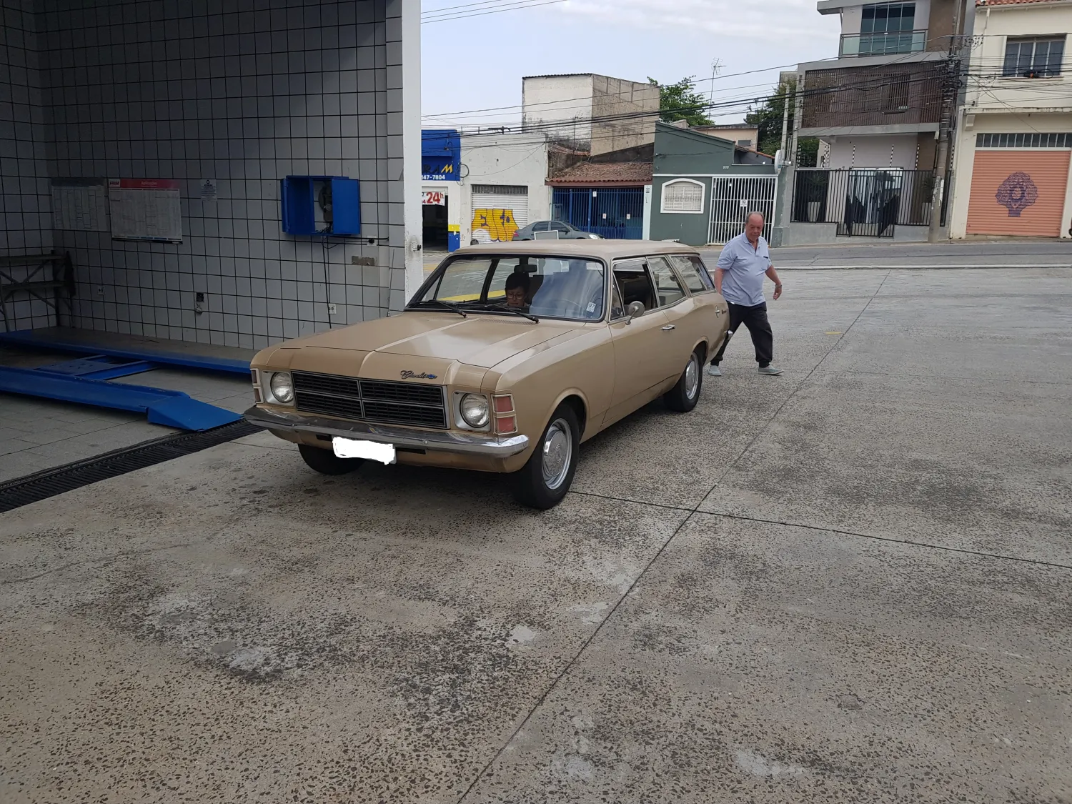 avv-chevrolet-caravan-venda-f49fb54-imagem-005