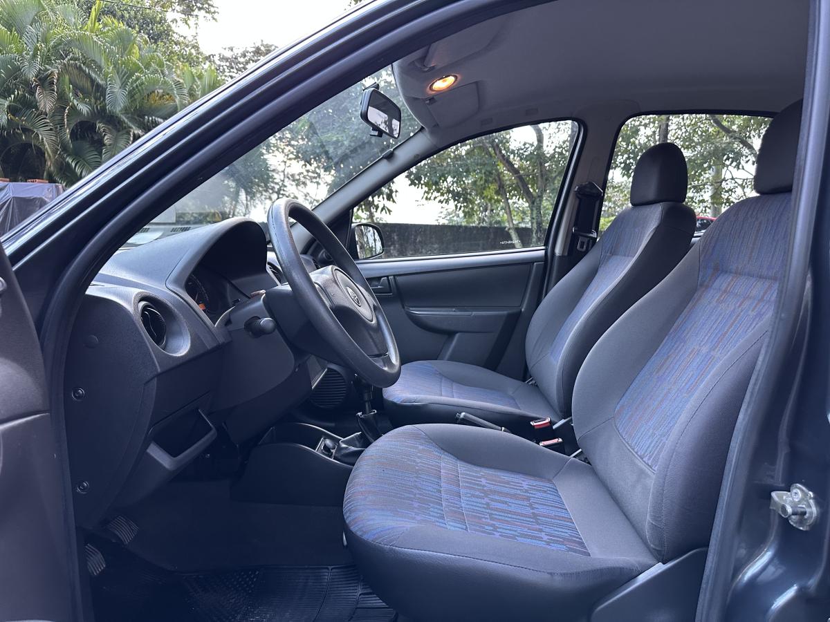 Celta - Foto #13 do anúncio à venda de Carro clássico