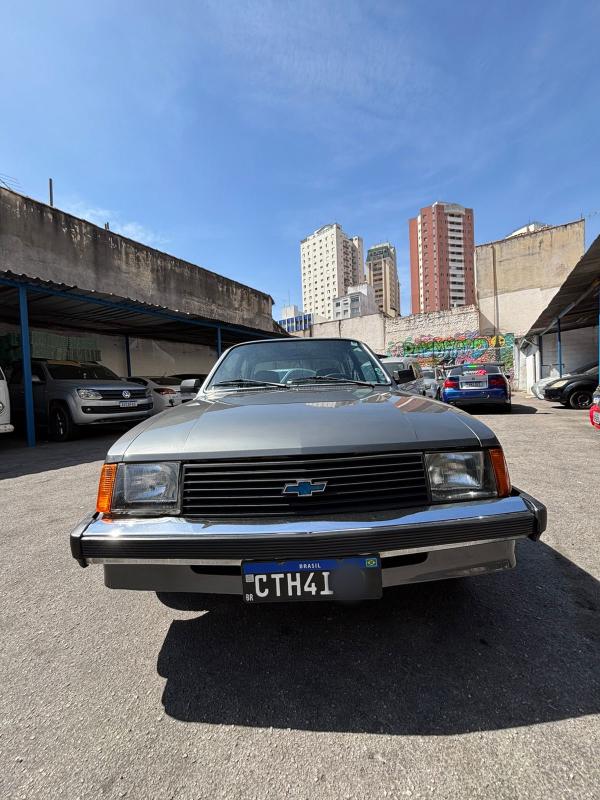 foto-usu-20-1539932352-meu-978563806-carro-21-antigo-1046-453829982