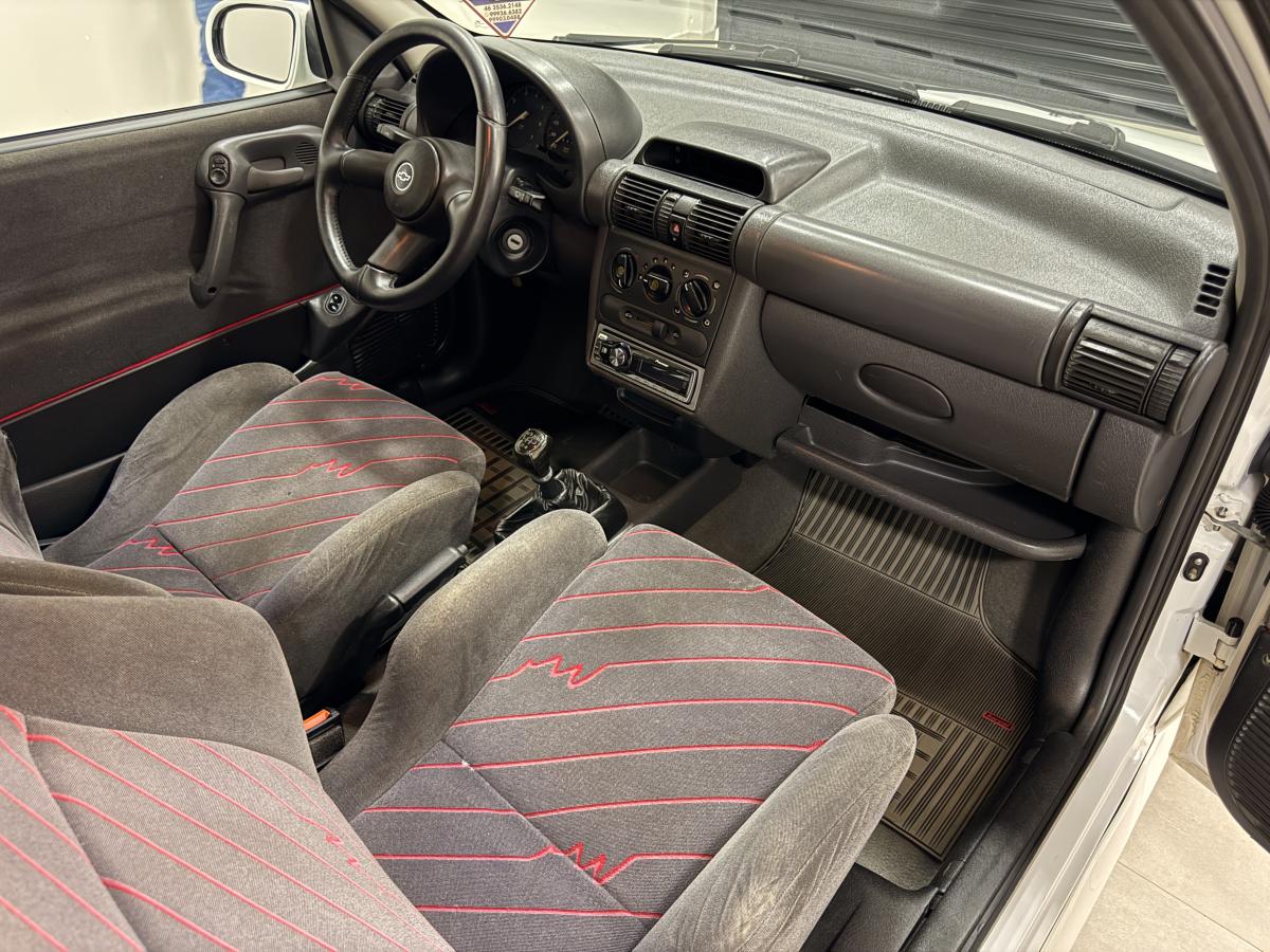 Corsa - Foto #3 do anúncio à venda de Carro clássico