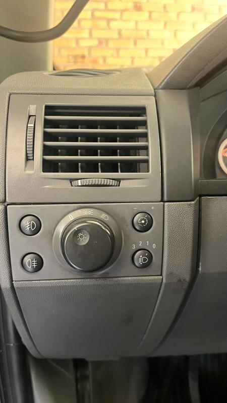 Meriva - Foto #17 do anúncio à venda de Carro clássico
