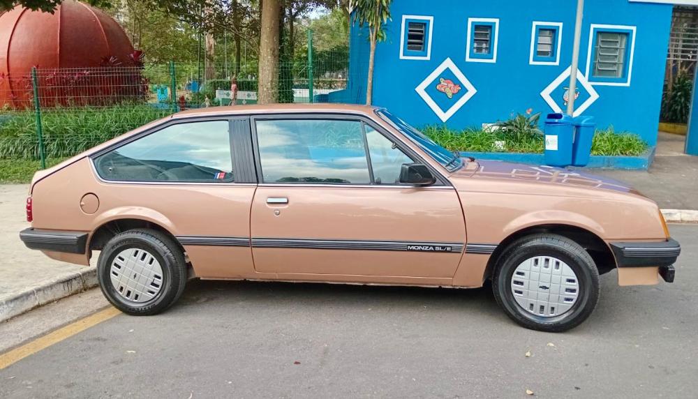 Monza - Foto #3 do anúncio à venda de Carro clássico