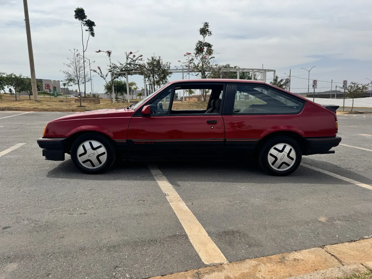 avv-chevrolet-monza-sr-venda-c4ab86d-imagem-005