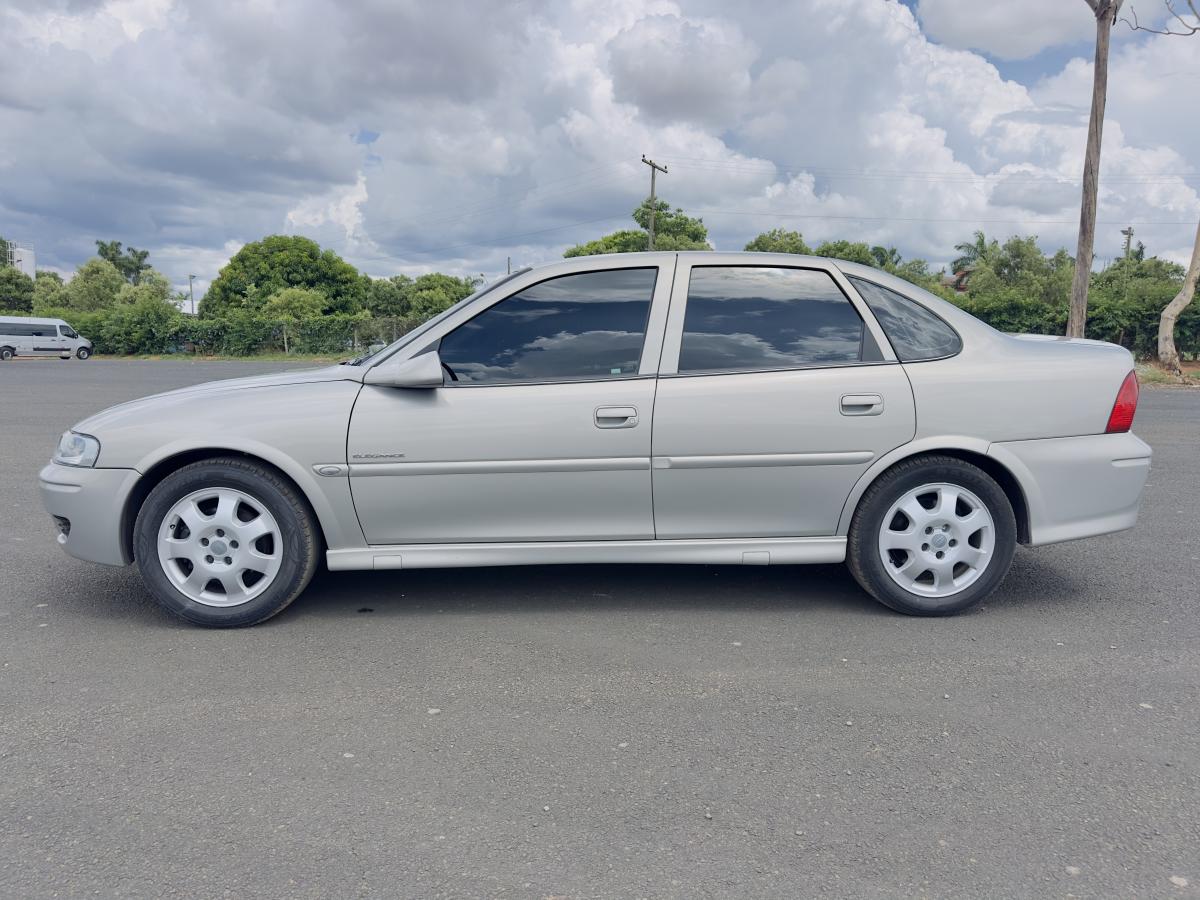 Vectra - Foto #2 do anúncio à venda de Carro clássico