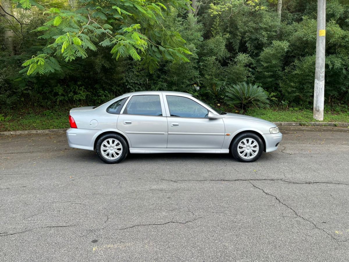 Vectra - Foto #9 do anúncio à venda de Carro clássico