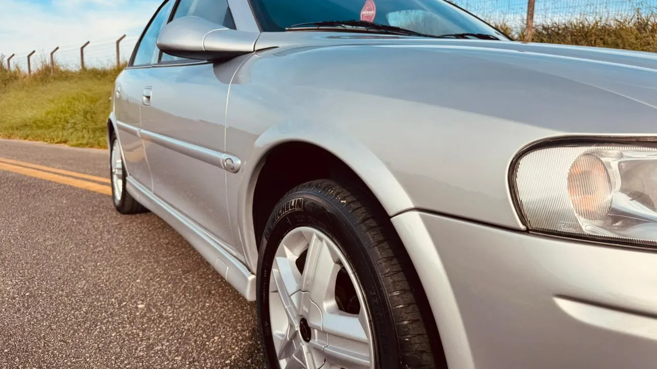 Vectra - Foto #9 do anúncio à venda de Carro clássico