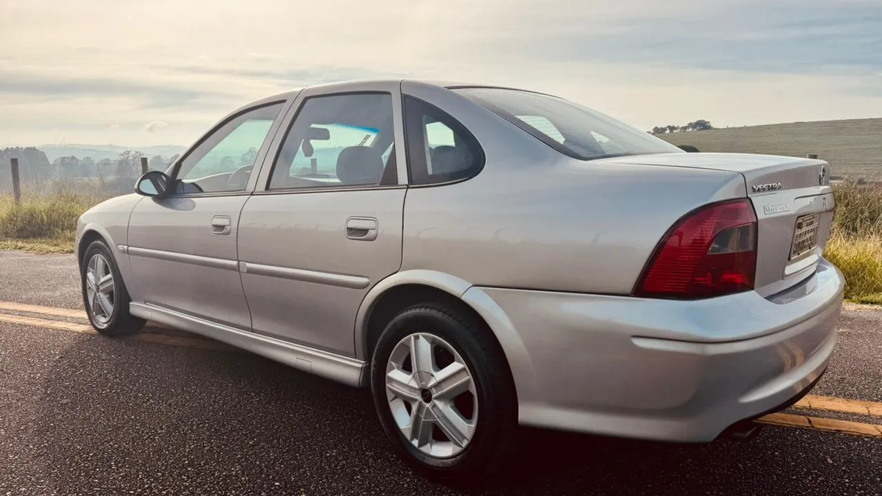 Vectra - Foto #13 do anúncio à venda de Carro clássico