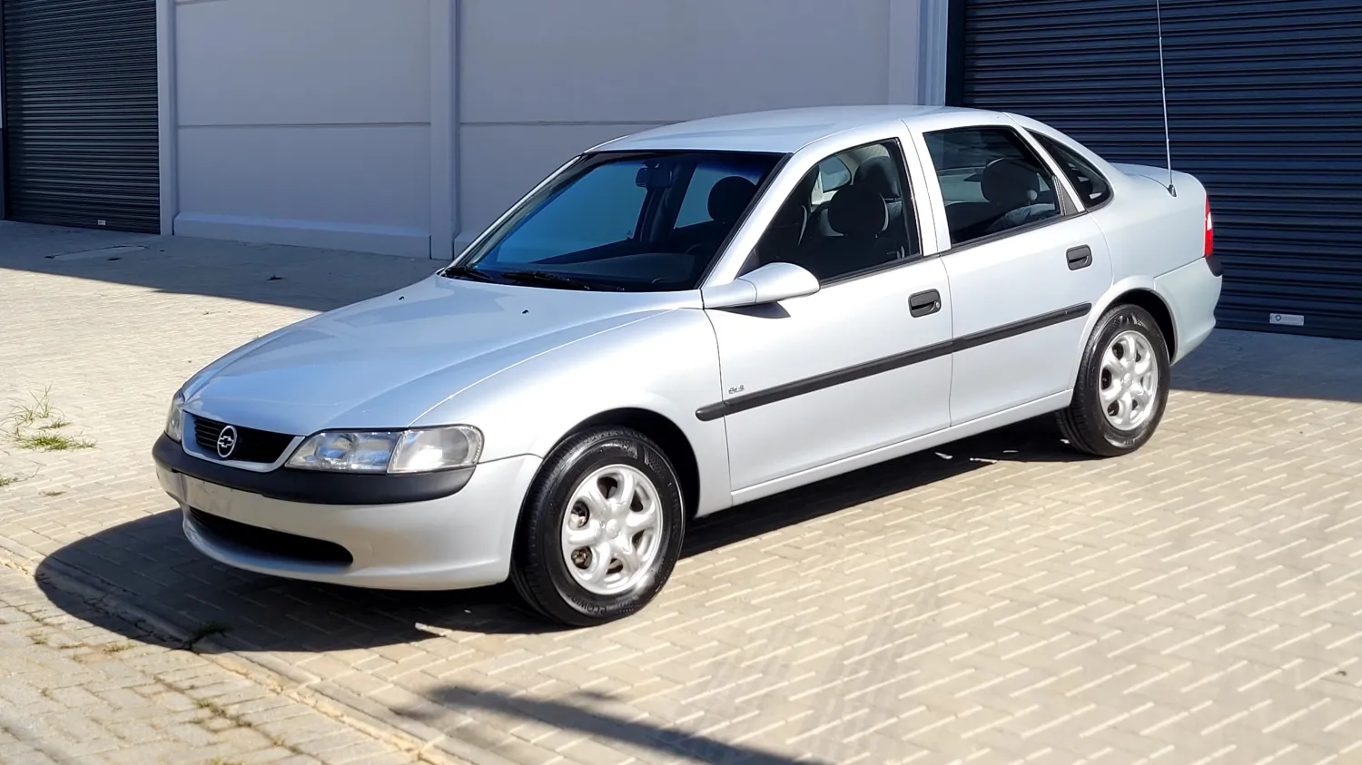 Vectra - Foto #27 do anúncio à venda de Carro clássico