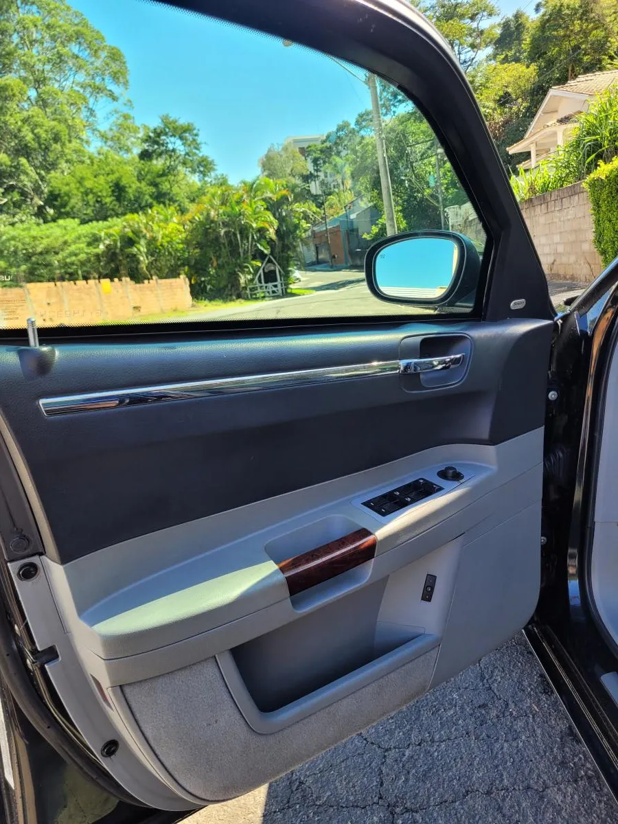 300C - Foto #2 do anúncio à venda de Carro clássico