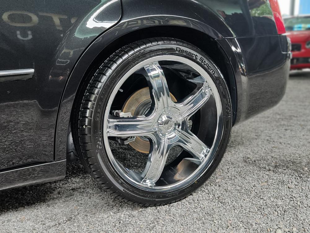300C - Foto #3 do anúncio à venda de Carro clássico
