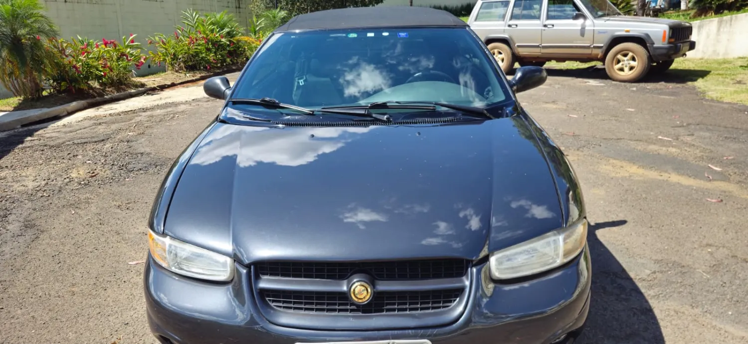 Stratus - Foto #14 do anúncio à venda de Carro clássico