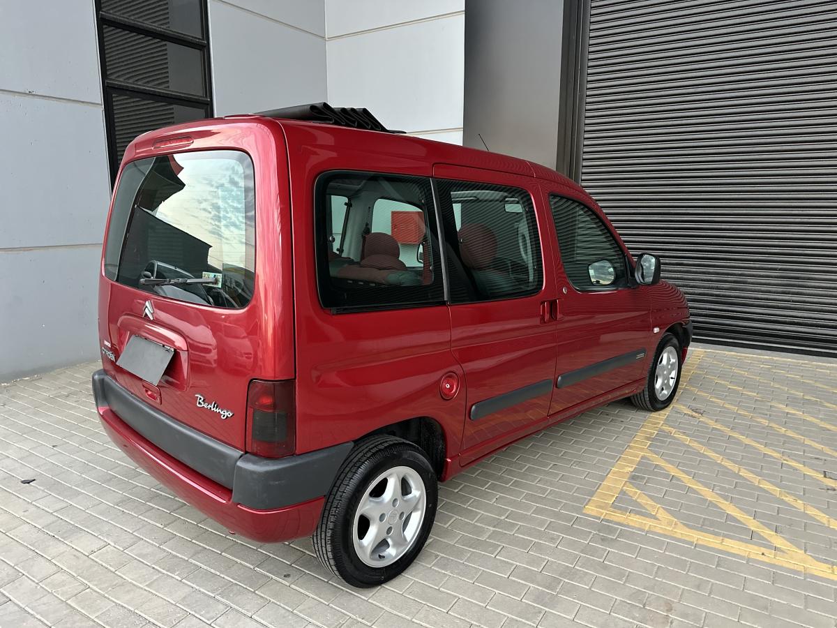 Berlingo - Foto #2 do anúncio à venda de Carro clássico