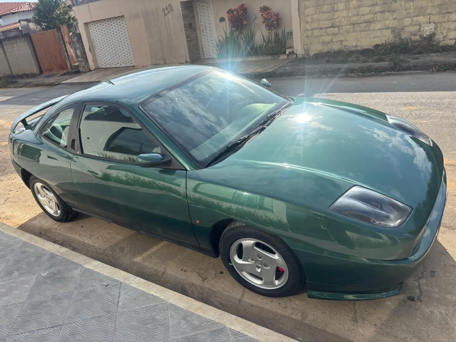 Coupé - Foto #2 do anúncio à venda de Carro clássico