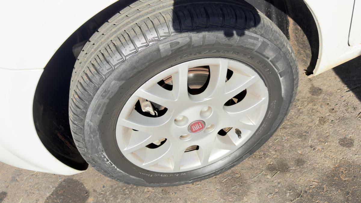 Punto - Foto #11 do anúncio à venda de Carro clássico
