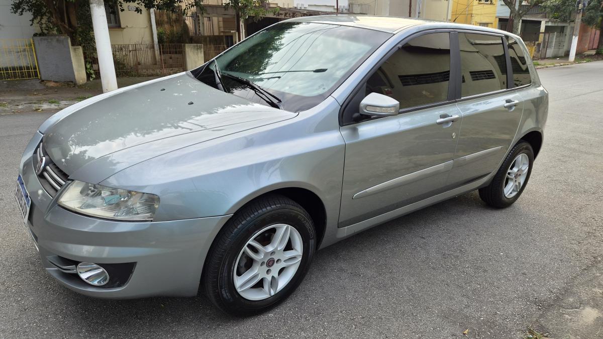 Stilo - Foto #3 do anúncio à venda de Carro clássico