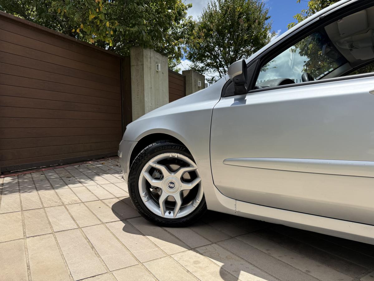 Stilo - Foto #11 do anúncio à venda de Carro clássico