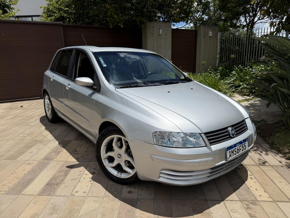 Stilo - Foto #17 do anúncio à venda de Carro clássico