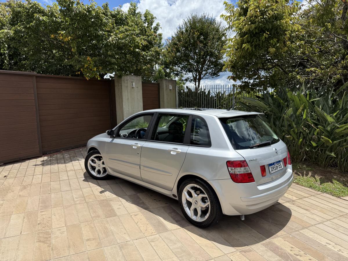 Stilo - Foto #18 do anúncio à venda de Carro clássico