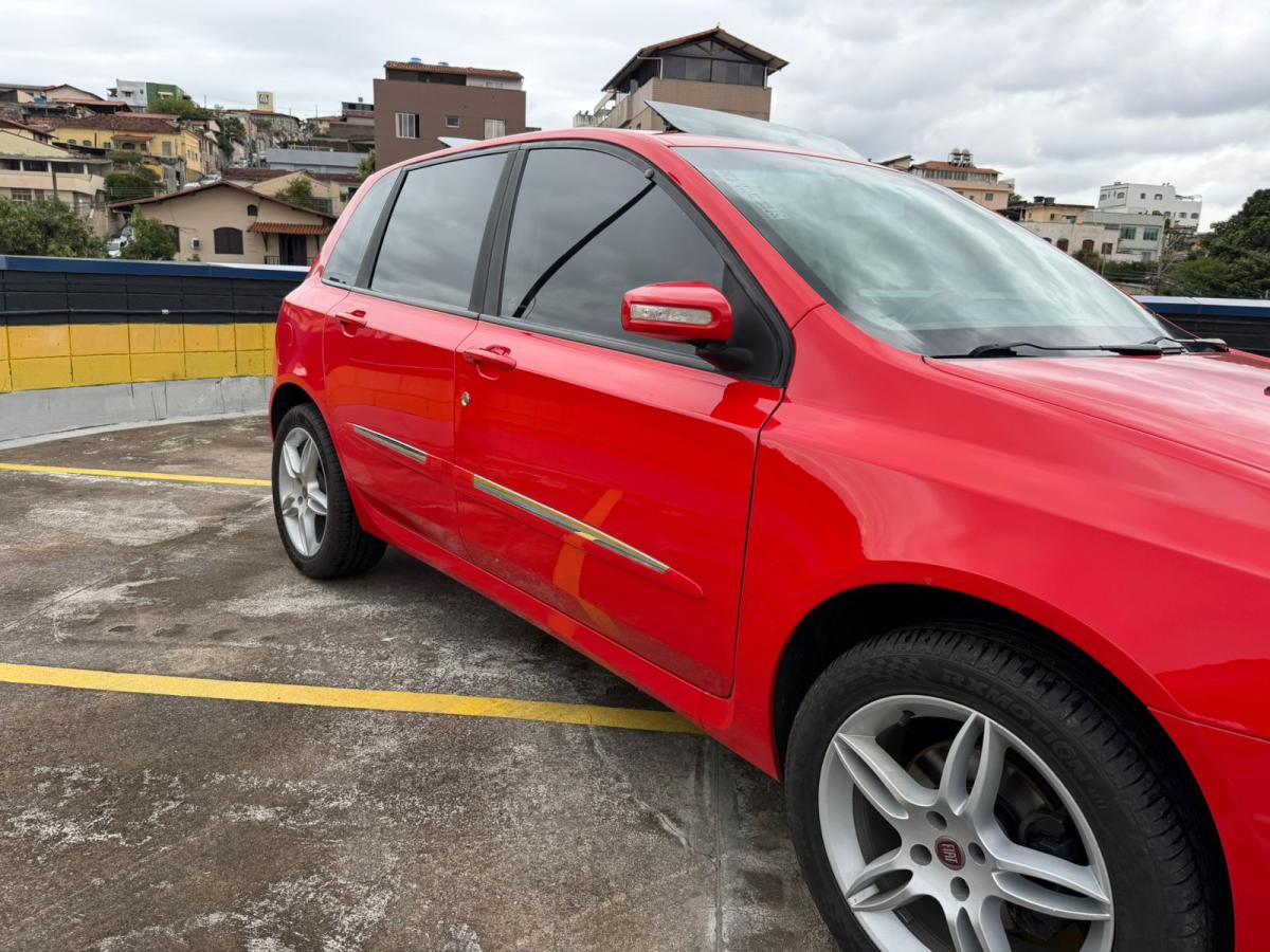 Stilo - Foto #22 do anúncio à venda de Carro clássico