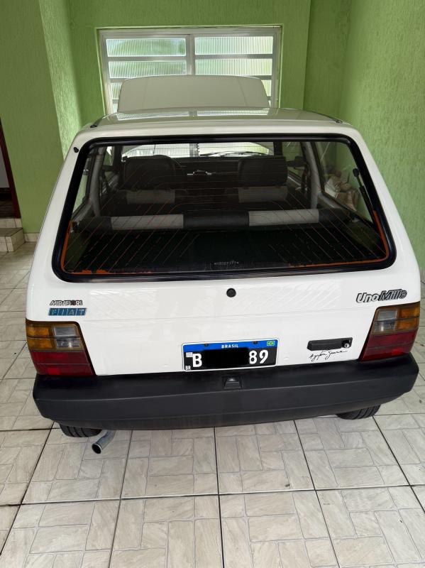 Uno - Foto #2 do anúncio à venda de Carro clássico