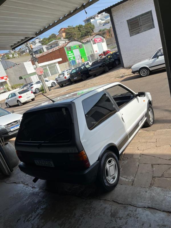 Uno - Foto #3 do anúncio à venda de Carro clássico