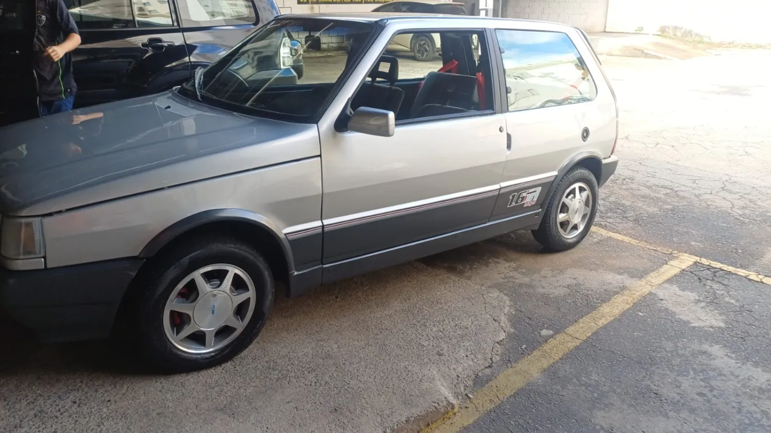 Uno - Foto #5 do anúncio à venda de Carro clássico