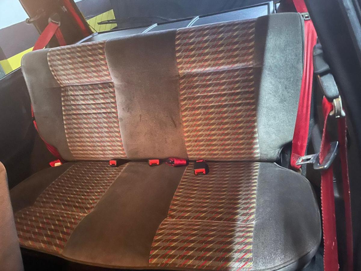 Uno - Foto #2 do anúncio à venda de Carro clássico