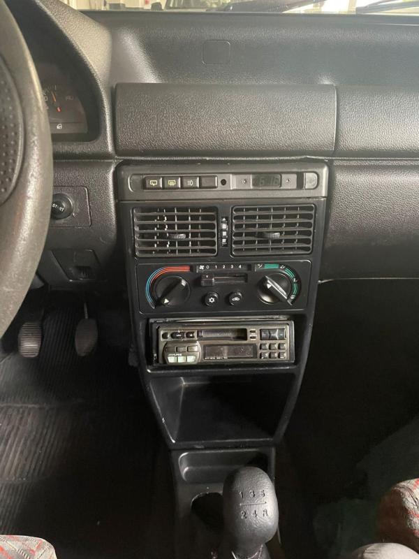 Uno - Foto #7 do anúncio à venda de Carro clássico