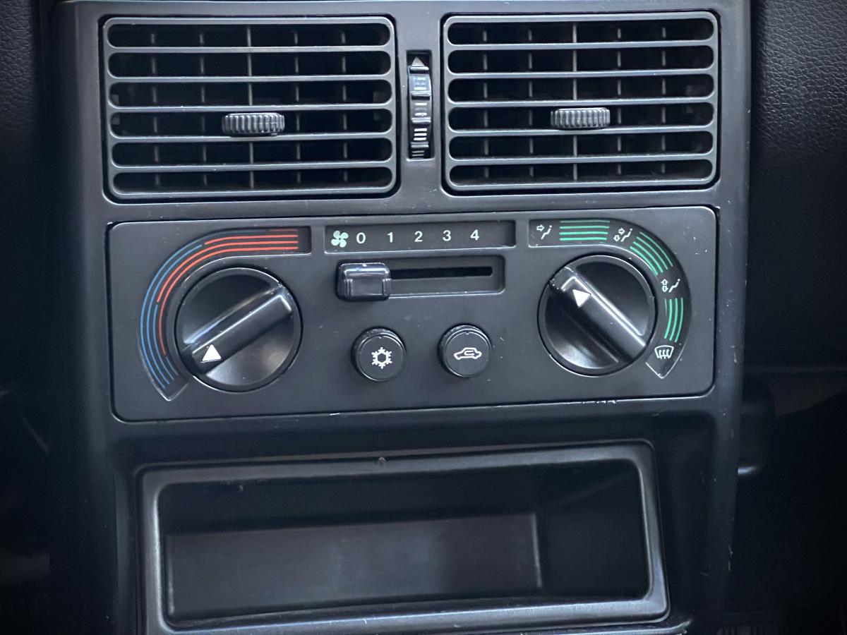 Uno - Foto #4 do anúncio à venda de Carro clássico