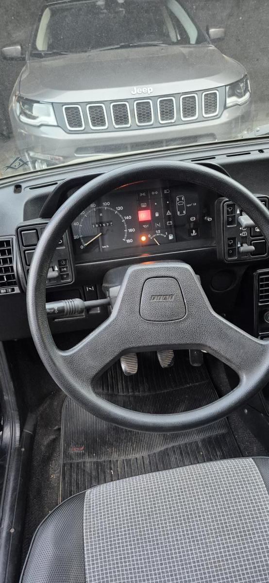 Uno - Foto #4 do anúncio à venda de Carro clássico