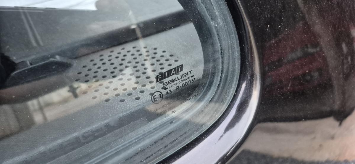 Uno - Foto #29 do anúncio à venda de Carro clássico