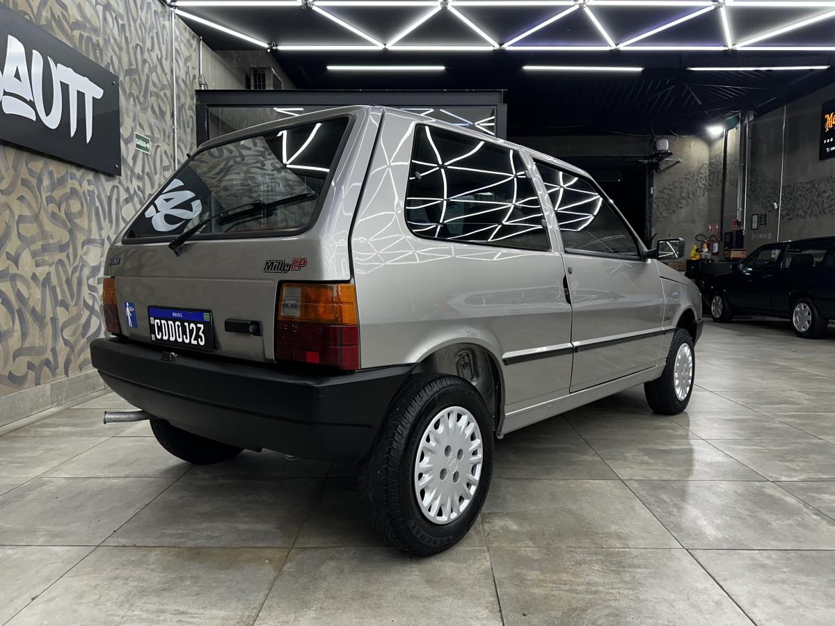 Uno - Foto #2 do anúncio à venda de Carro clássico