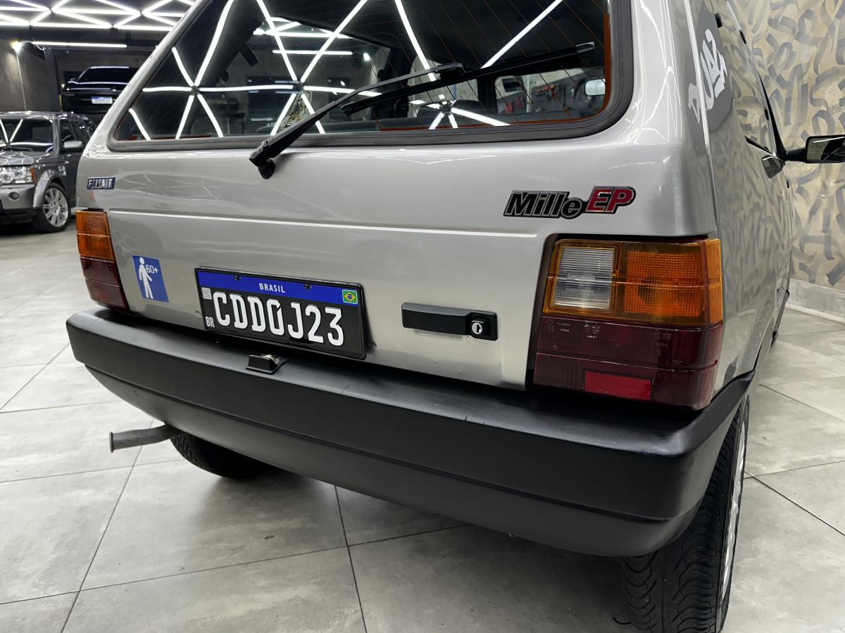 Uno - Foto #7 do anúncio à venda de Carro clássico