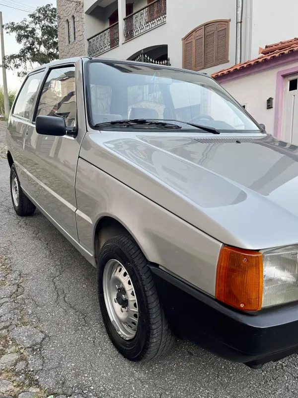 Uno - Foto #3 do anúncio à venda de Carro clássico