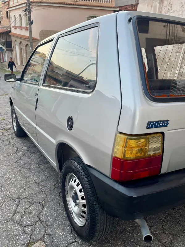 Uno - Foto #4 do anúncio à venda de Carro clássico