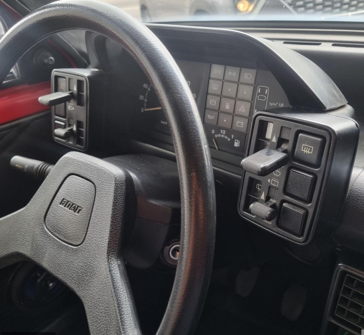 Uno - Foto #11 do anúncio à venda de Carro clássico